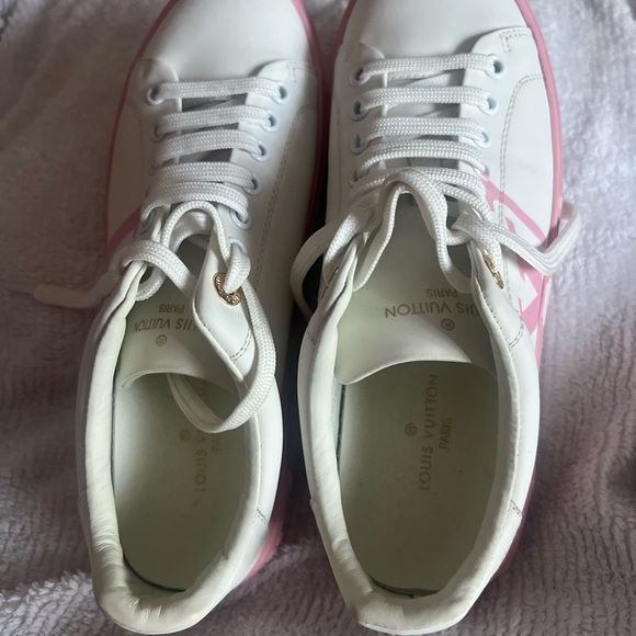 Pink and white shoes - Picture 3 of 6
